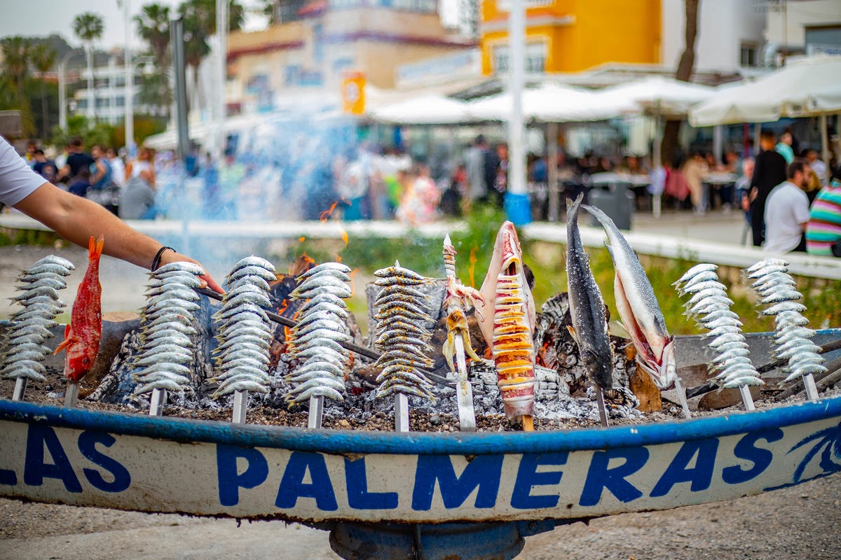 El mejor chiringuito de Málaga junto a la playa donde comer los mejores espetos (que tienen premio)