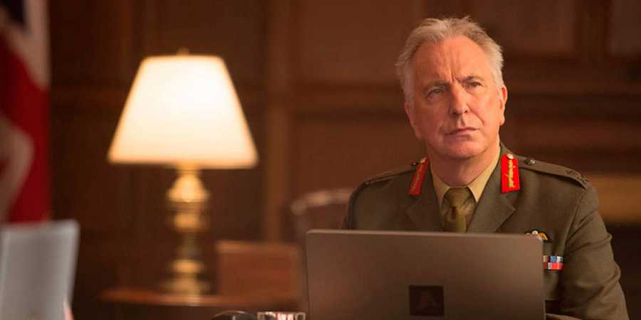 Espías desde el cielo (2015) Alan Rickman