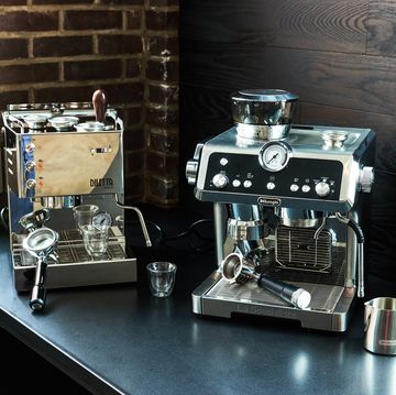diletta mio and delonghi espresso machines on counter