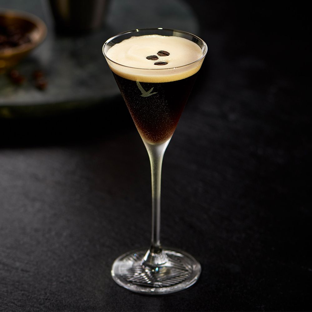 https://hips.hearstapps.com/hmg-prod/images/espresso-martini-1602881613.jpg