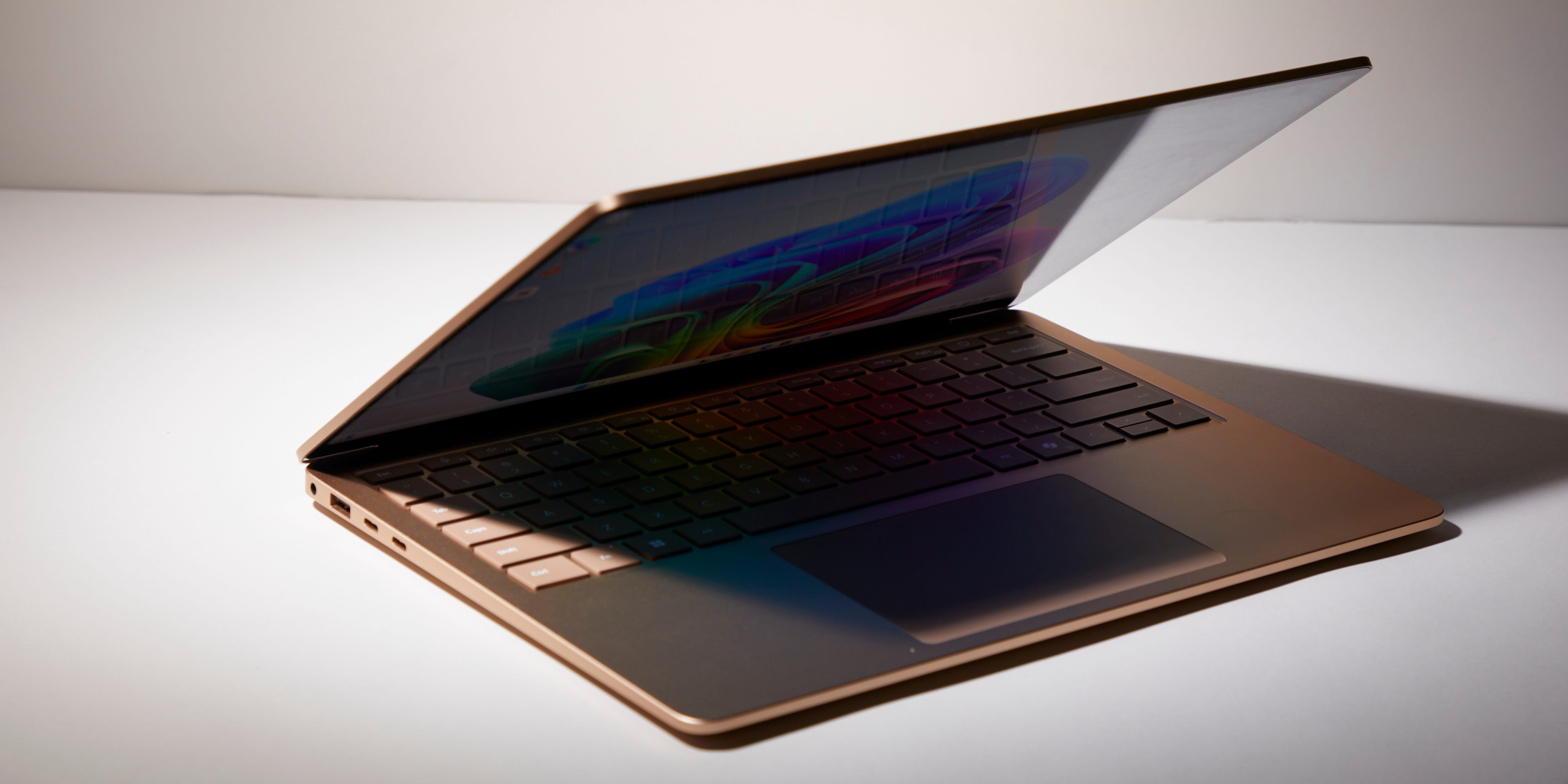 Can the Microsoft Surface Laptop 7 Convert a Lifelong MacBook User?