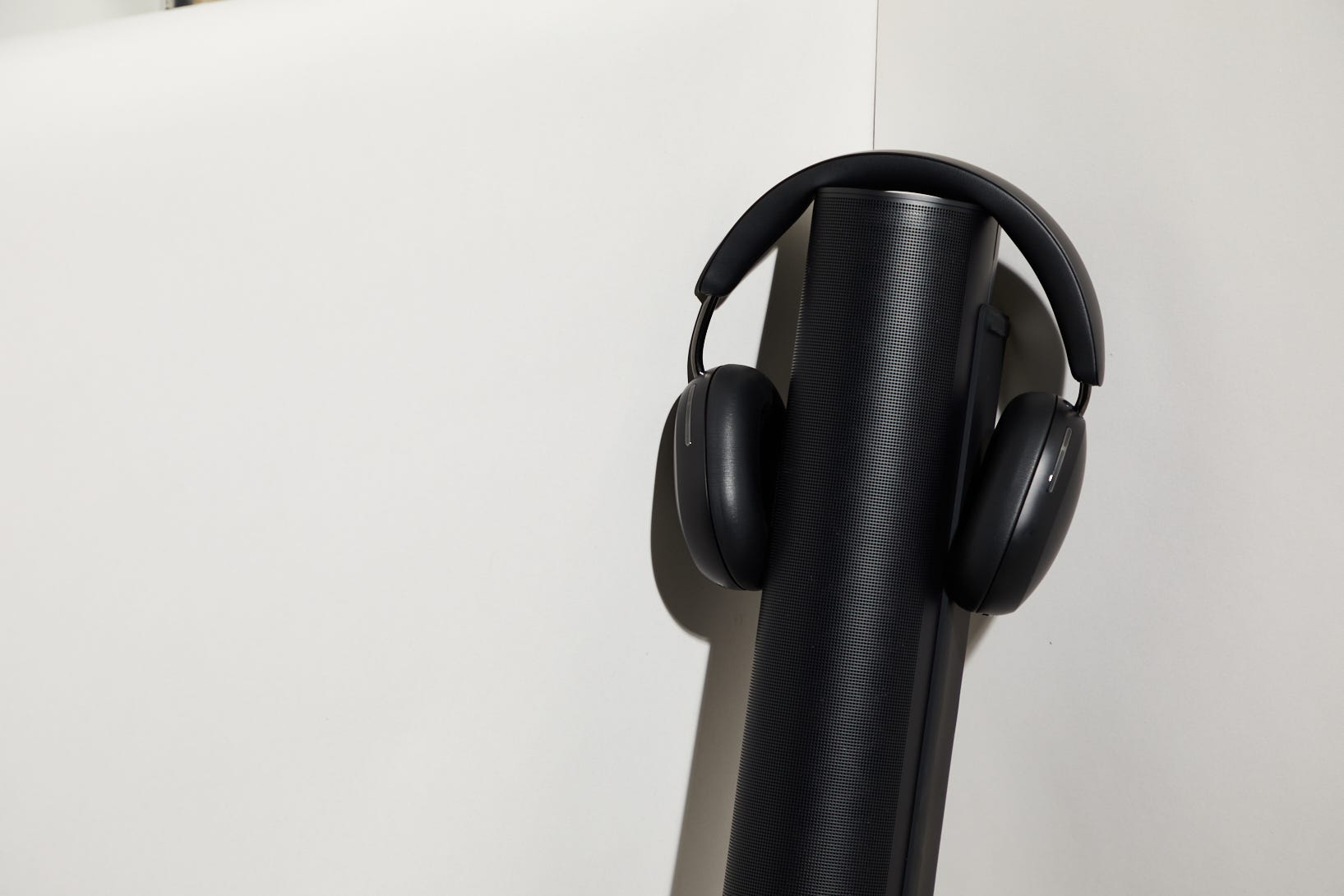 Can The New Sonos Ace Headphones Unseat The AirPods Max? An Editor's Review