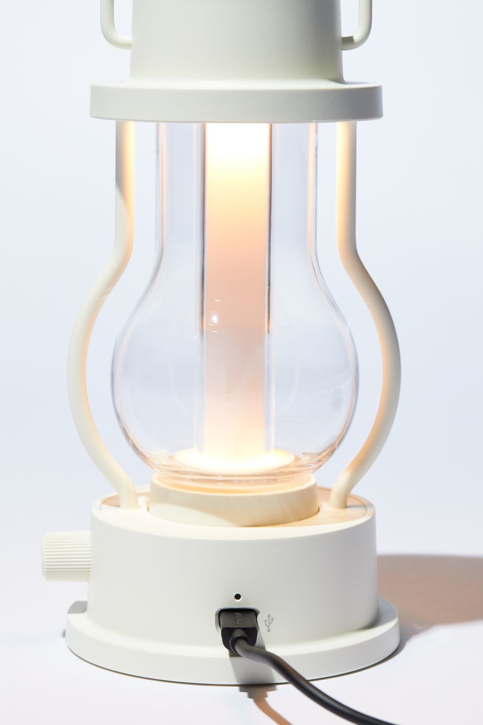 BALMUDA The LED Lantern features 3 light modes and up to 50 hours of  cord-free use » Gadget Flow