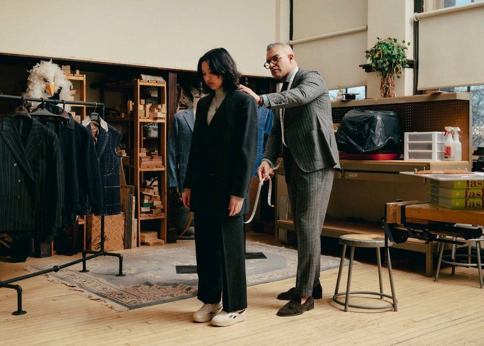 march 25th, 2025 chicago, il kiton tailoring class lead by victor deleon at chicago waldorf school.