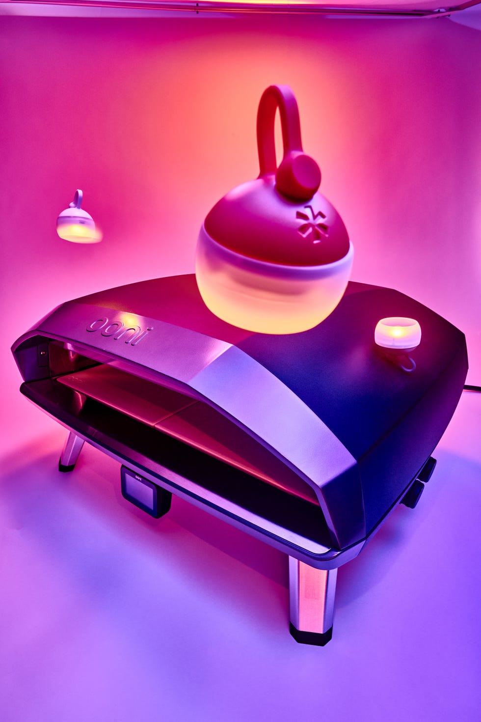 portable pizza oven with illuminated accessories