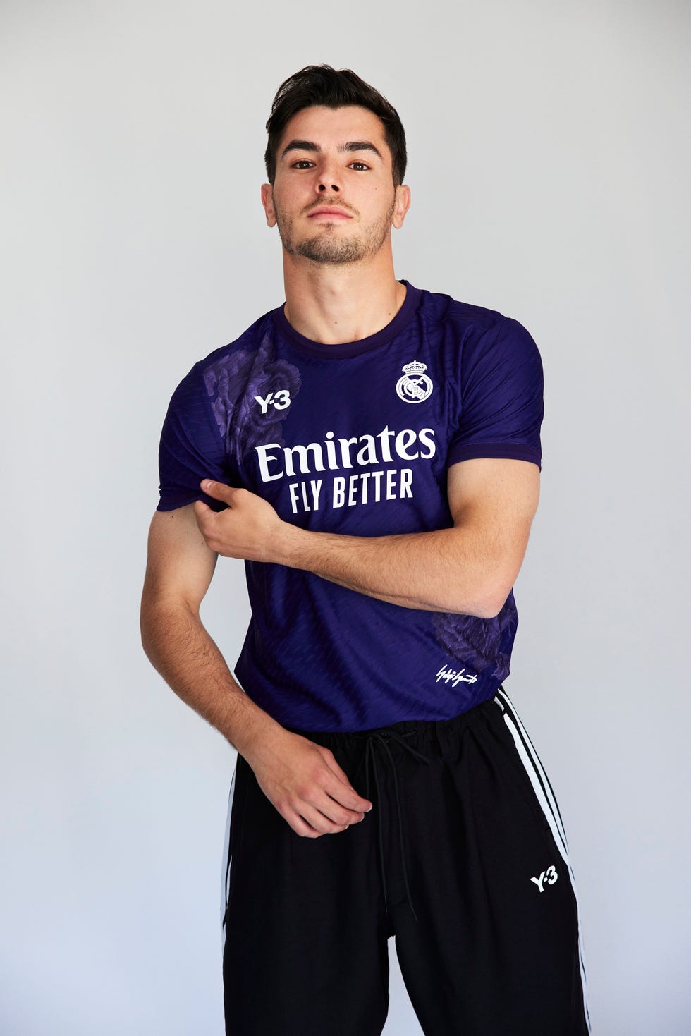 Así posa Brahim con la nueva camiseta de Y-3 para el Real Madrid