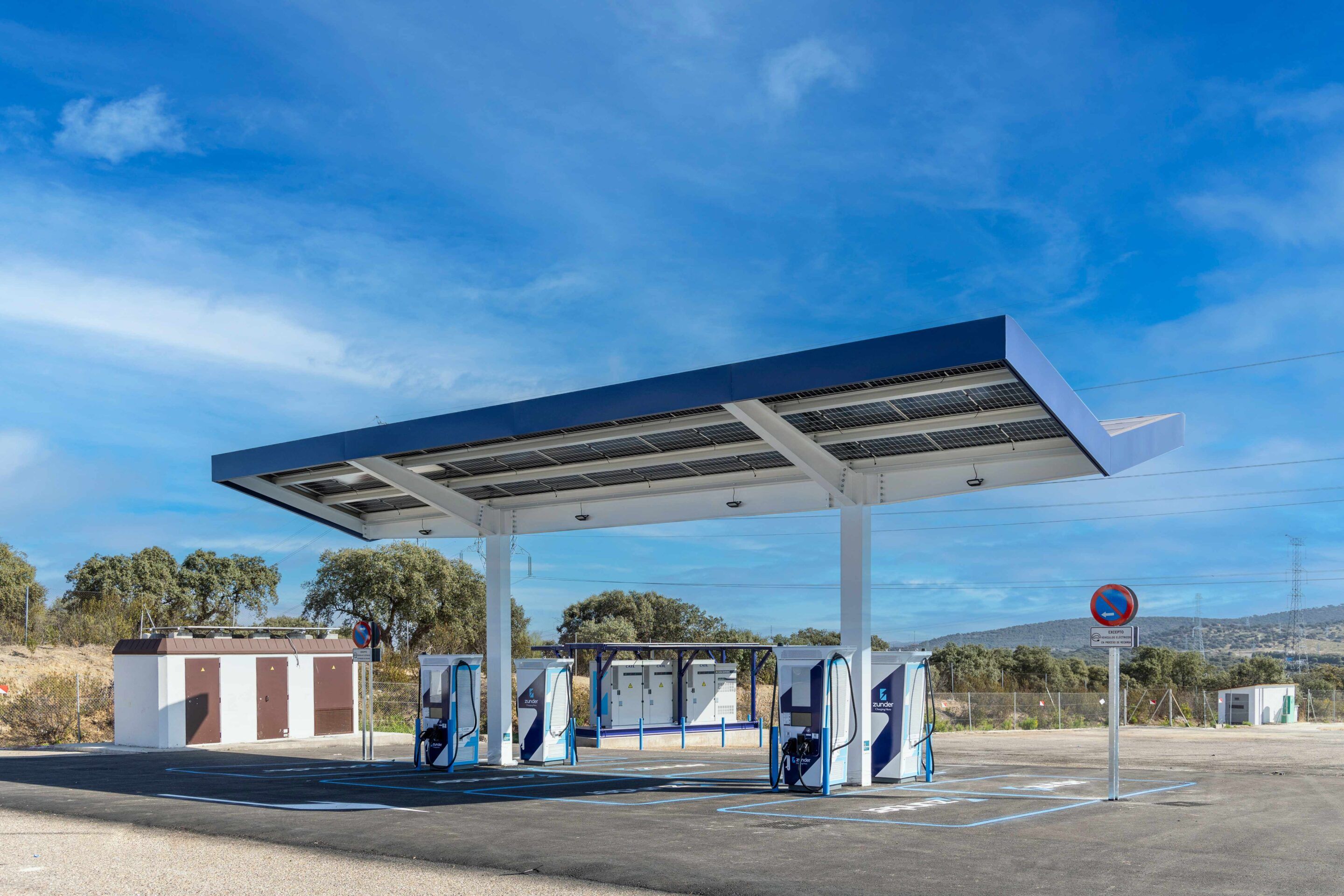 Inauguran primera estación de carga pública y gratuita para