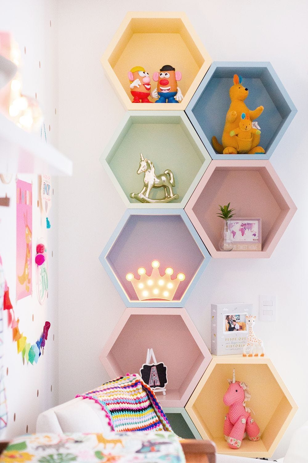 Estantería infantil a bloques de color