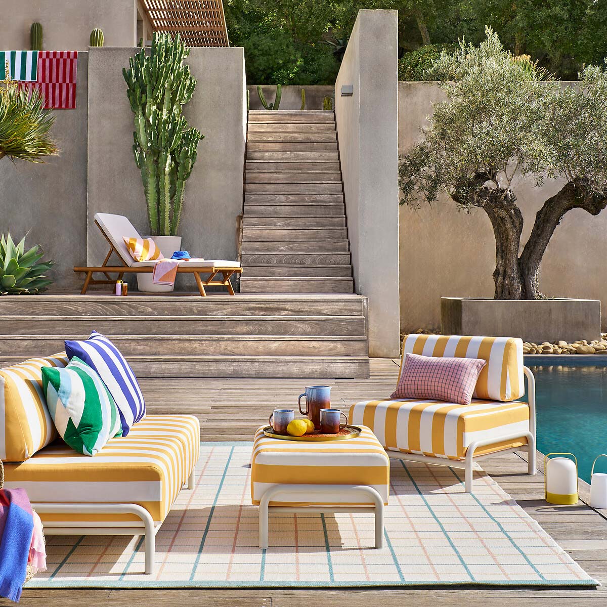 preview for Las alfombras de exterior más bonitas para decorar este verano tu terraza, porche o jardín