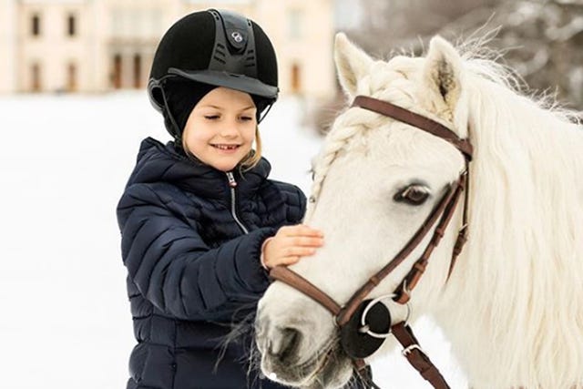 Daniel de Suecia, Estela de Suecia, princesa Victoria, Estela de Suecia celebra su séptimo cumpleaños, Estela de Suecia celebra su séptimo cumpleaños, La primera nieta de  los Reyes de Suecia cumple siete añitos