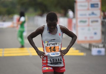 Esther Chesang corrió y ganó la Sierre Zinal y la Ultra Pirineu porque no se había publicado la suspensión por triamcinolona, sustancia del saltador Sawe