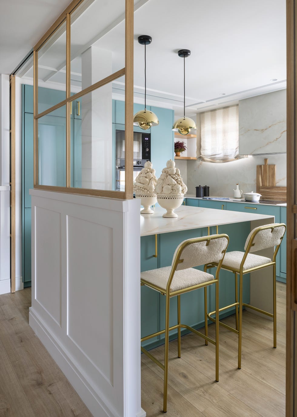 cerramiento de cristal con perfilería de madera