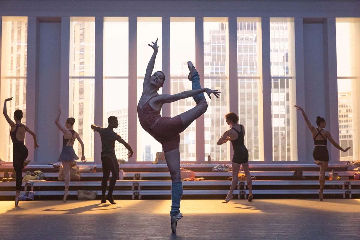 How Does Going En Pointe In Ballet Affect The Feet?