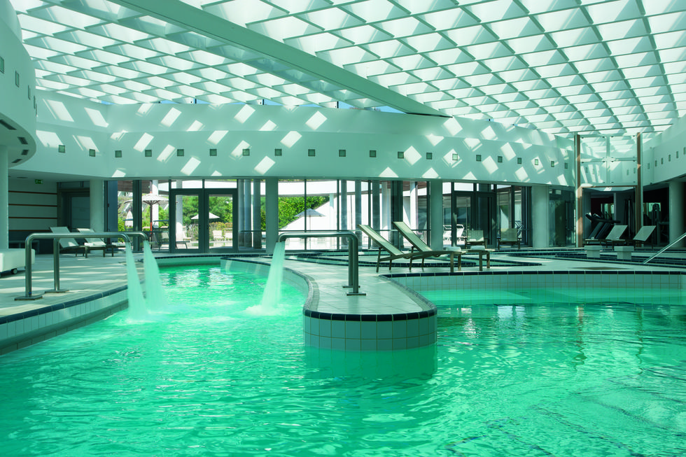 Swimming pool, Leisure centre, Leisure, Building, Water, Architecture, Resort, Hotel, Ceiling, Thermal bath, 