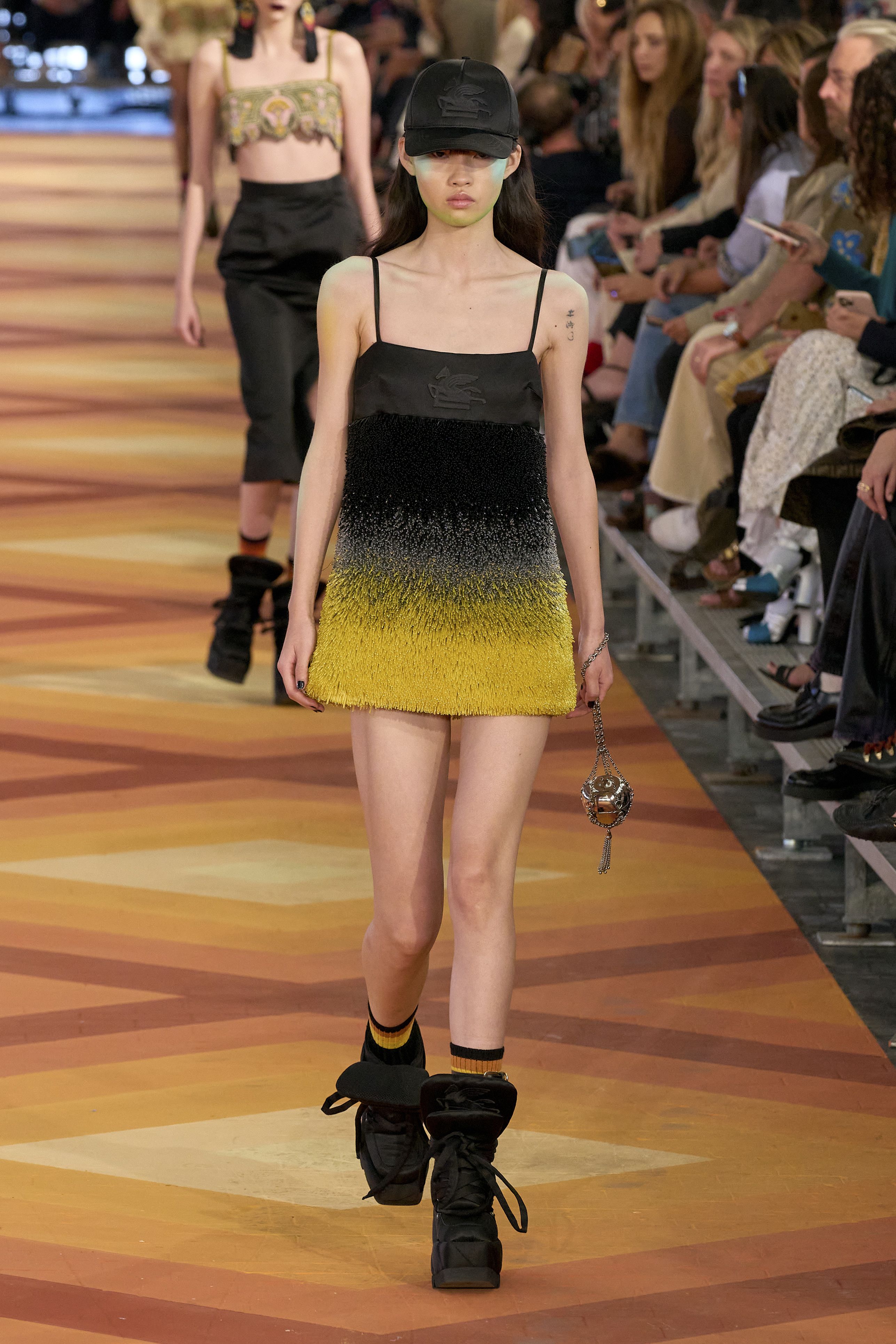 エトロ（ETRO）」2023春夏コレクション | ファッション | ELLE