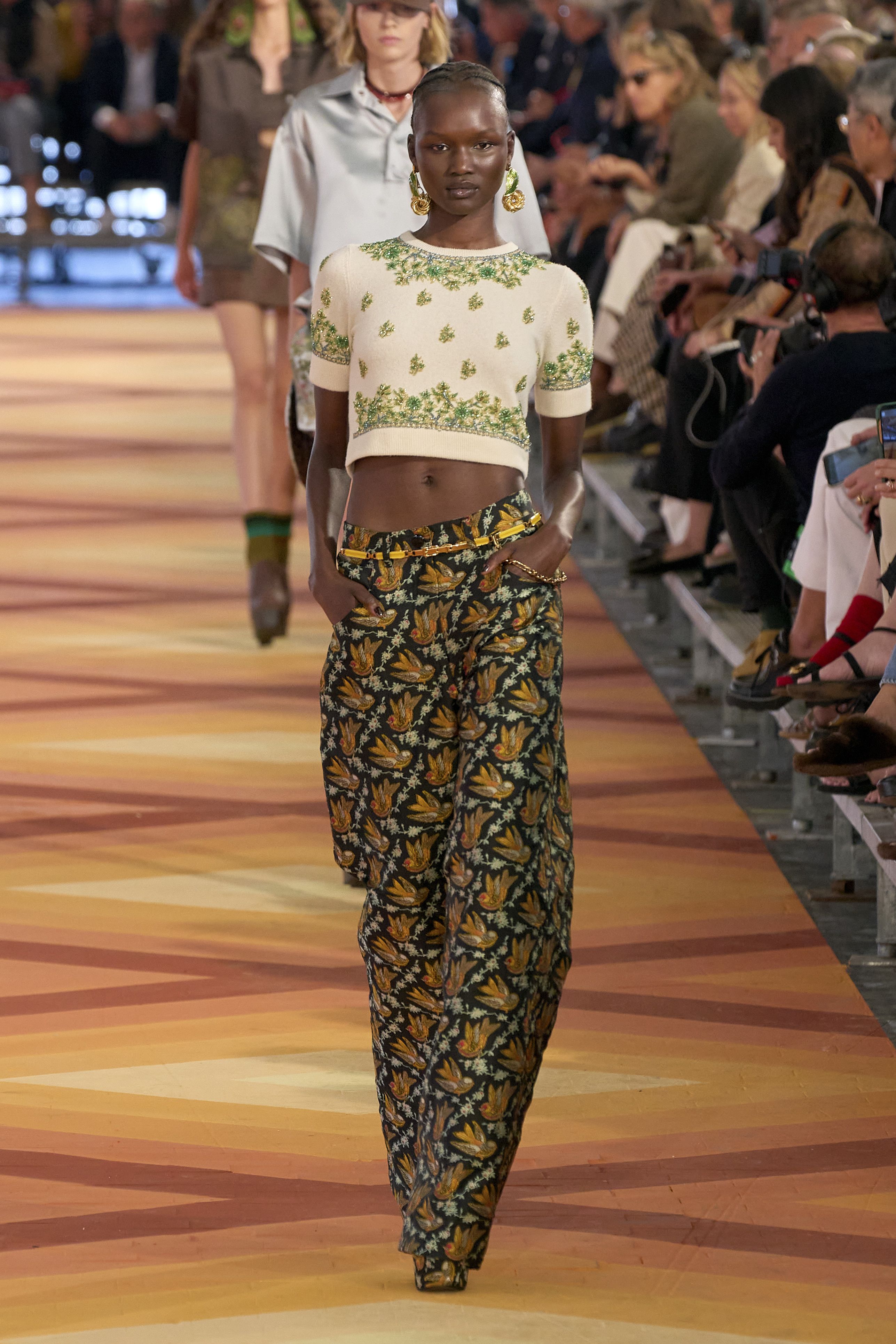 エトロ（ETRO）」2023春夏コレクション | ファッション | ELLE