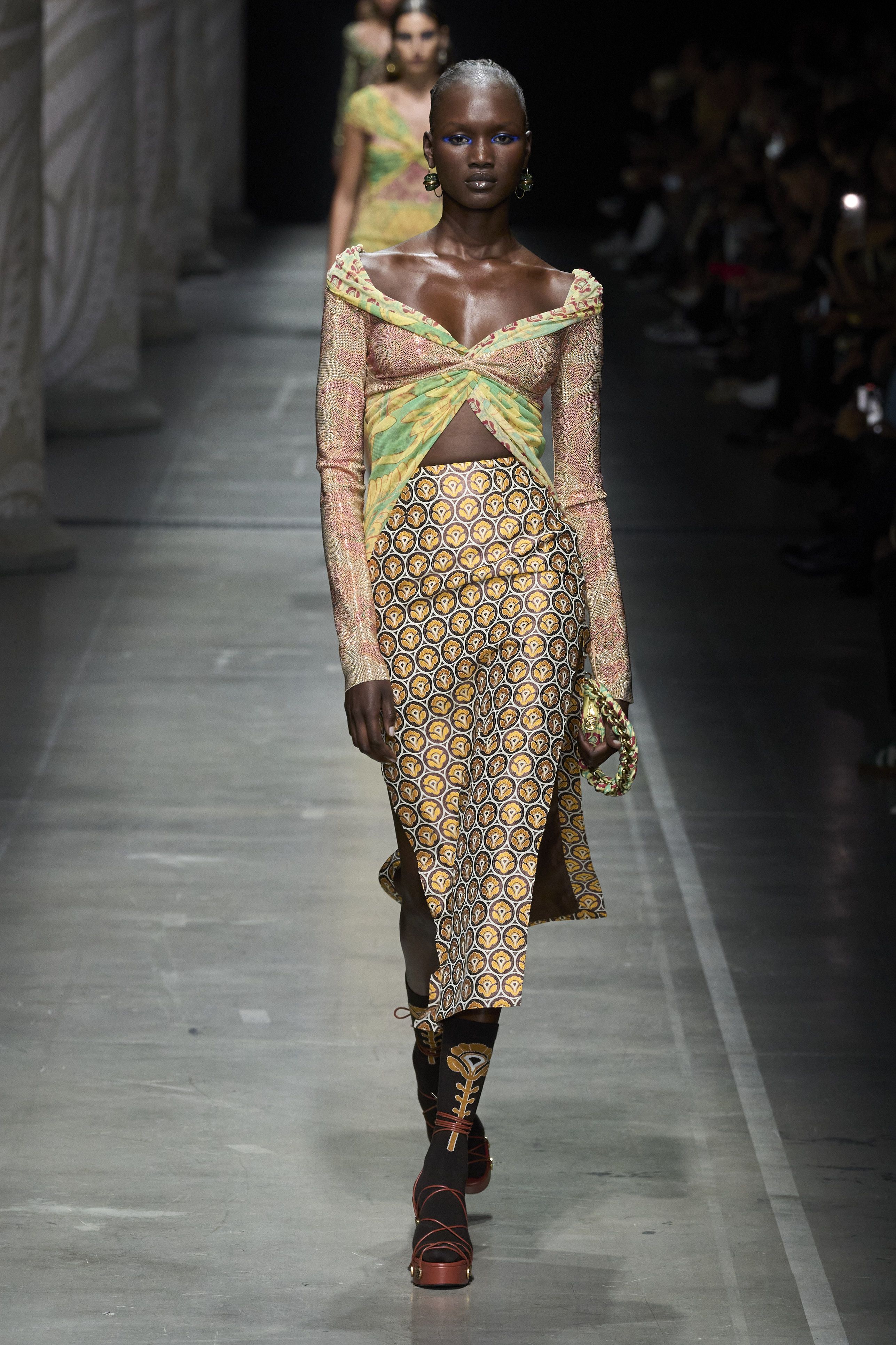 エトロ（ETRO）2024春夏コレクション | ファッション | ELLE