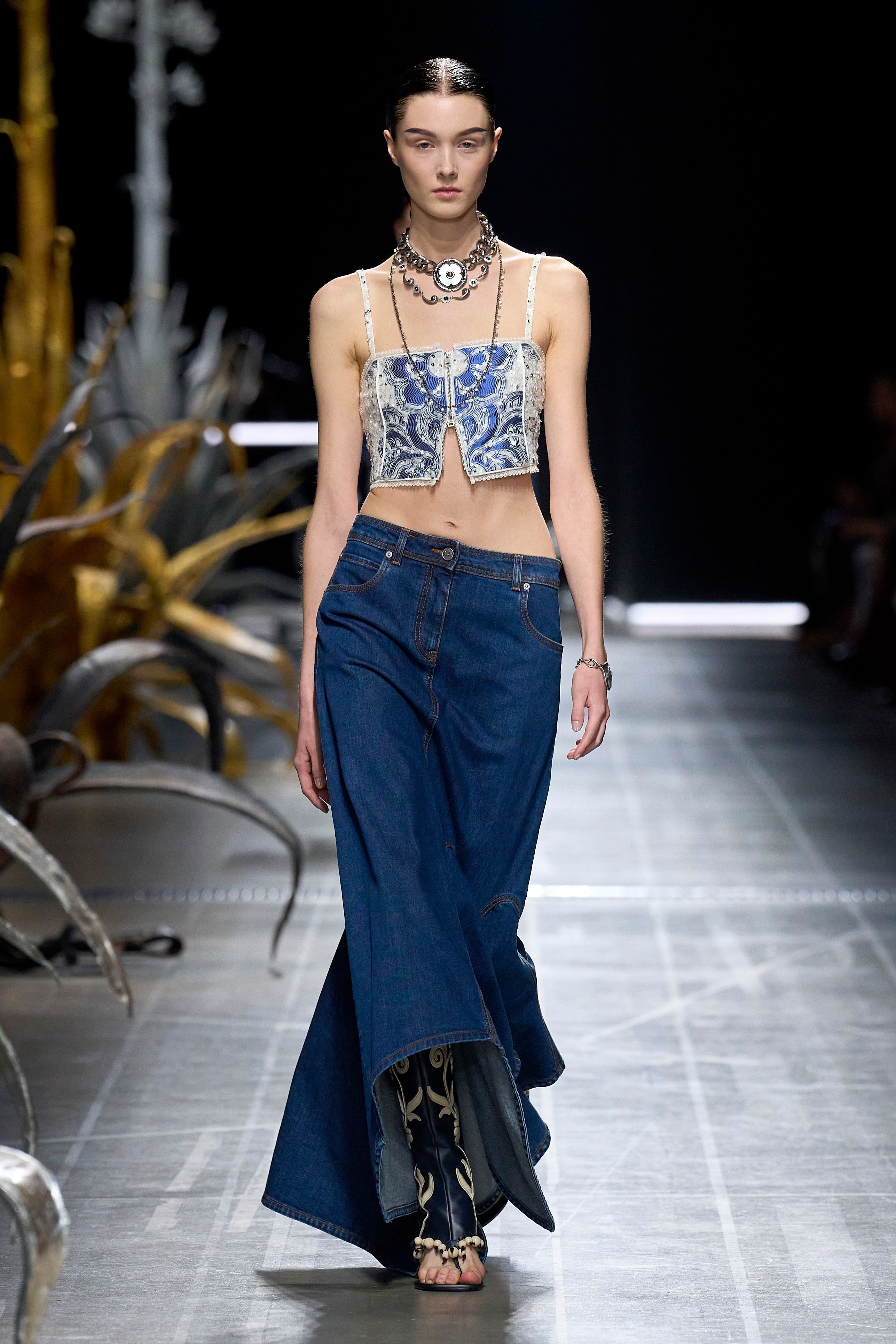 エトロ（ETRO）」2025春夏コレクション | ファッション | ELLE