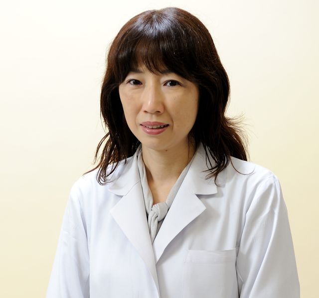 年間約1万人が罹患し、約2,800人が死亡している「子宮頸がん」。世界全体では減少しているのに、日本では亡くなる人も増加しているとも言われています。いまや子宮頸がんはhpvワクチンで予防できる時代。子宮頸がんの恐ろしさやhpvウイルスの有効性について、横浜市立大学の教授であり、産婦人科医の宮城悦子先生に聞きました。