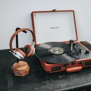 personalized headphone stand and record player