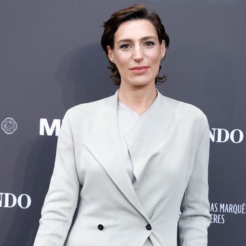 Eugenia Osborne con un traje color piedra en la fiesta de Yo Dona la hija de bertin osborne en la fiesta por el 20 aniversario de yo dona