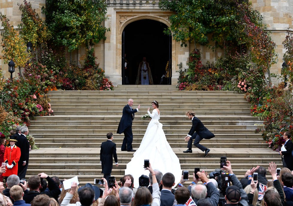 Ceremony, Event, Wedding, Crowd, Dress, Bride, Tree, Tradition, Stairs, Wedding dress, 