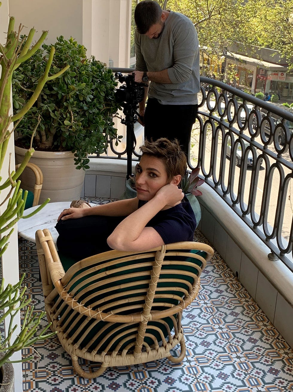 Eugenia Ortiz posa con las tendencias de primavera para el Día de la Madre