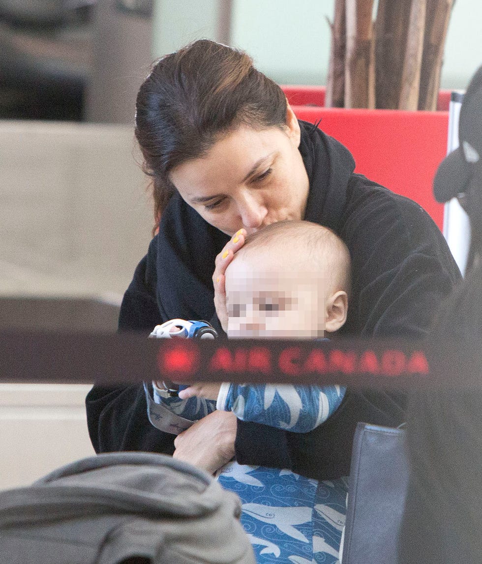 Eva Longoria se lo pasa en grande en compañía de su hijo Santiago Bastón
