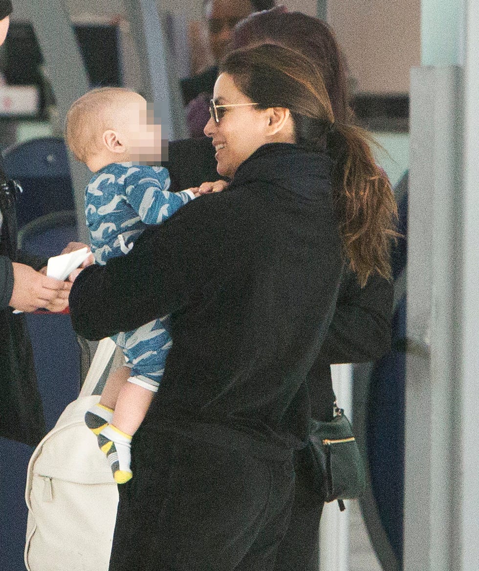 Eva Longoria se lo pasa en grande en compañía de su hijo Santiago Bastón