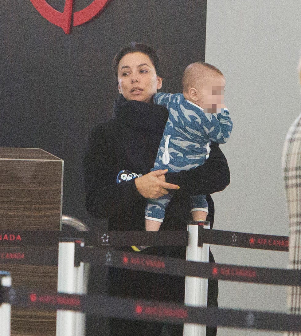 Eva Longoria se lo pasa en grande en compañía de su hijo Santiago Bastón