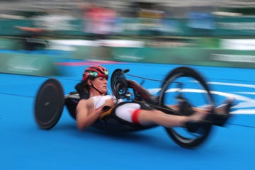 La lanceuse polonaise Maria Andrejczyk vend sa médaille olympique