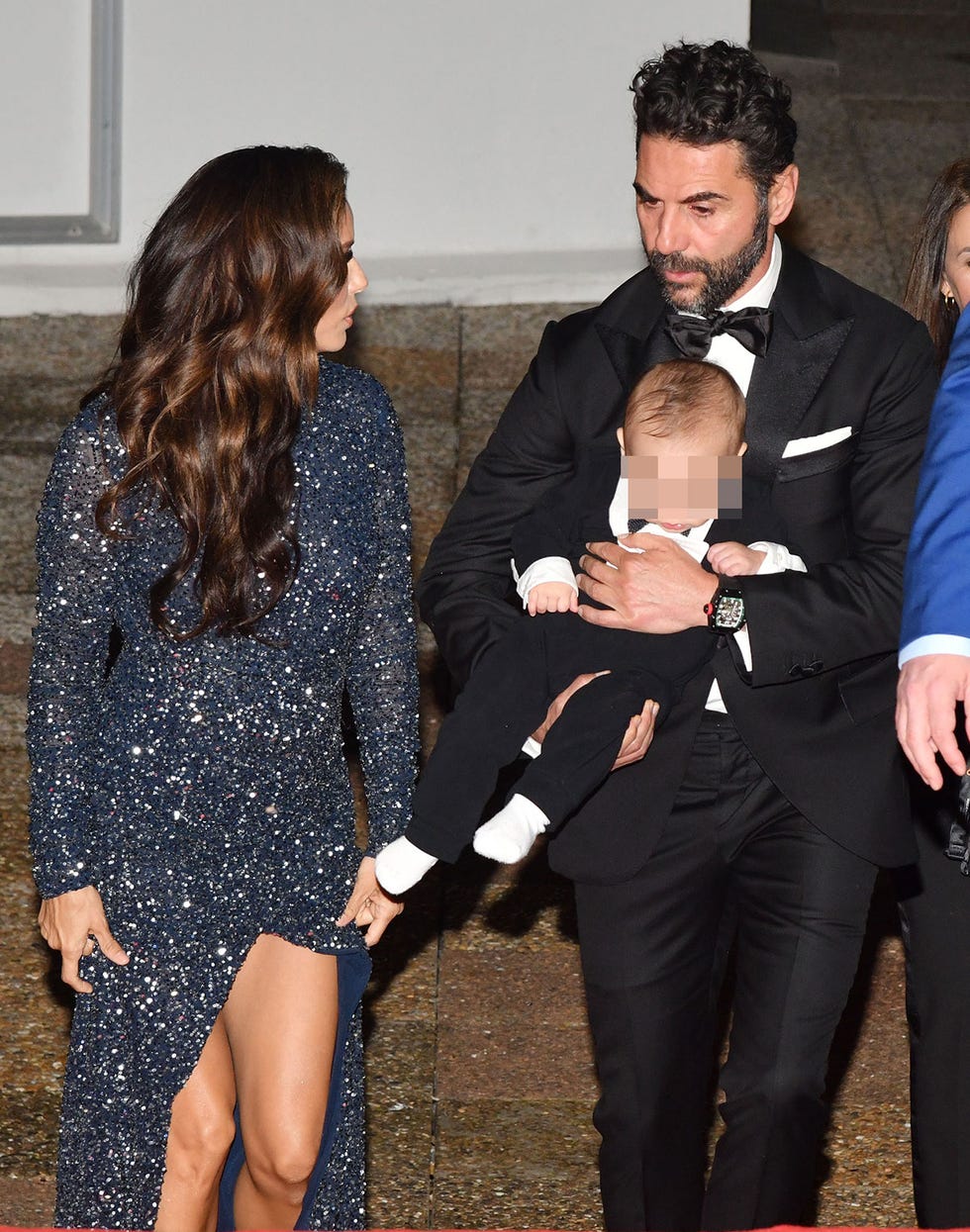 Eva Longoria, Pepe Bastón y su hijo Santiago en una cena de gala en Cannes