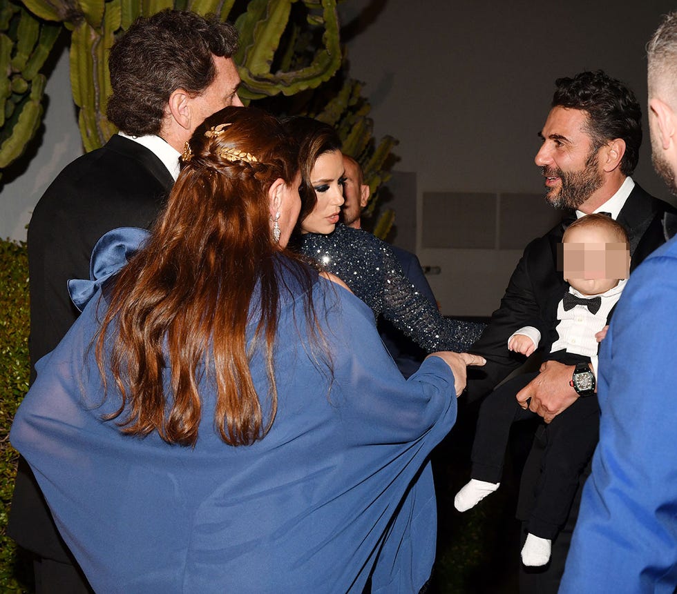 Eva Longoria, Pepe Bastón y su hijo Santiago en una cena de gala en Cannes