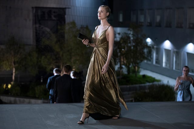 Fashion, Dress, Beauty, Fashion model, Performance art, Fashion design, Haute couture, Gown, Performance, Model, 