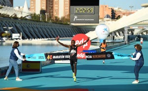 evans chebet gana el maratón de valencia 2020