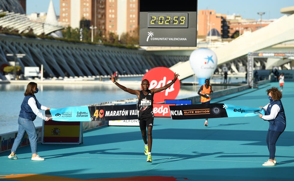 valencia marathon   evans chebet