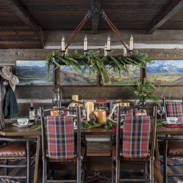 rustic log cabin christmas dining room