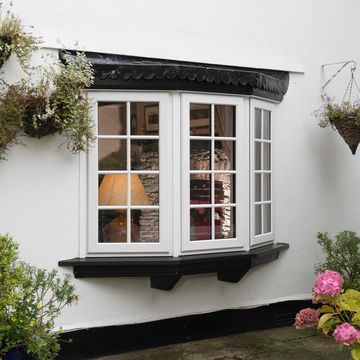 Property, Window, House, Building, Home, Facade, Real estate, Architecture, Sash window, Cottage, 
