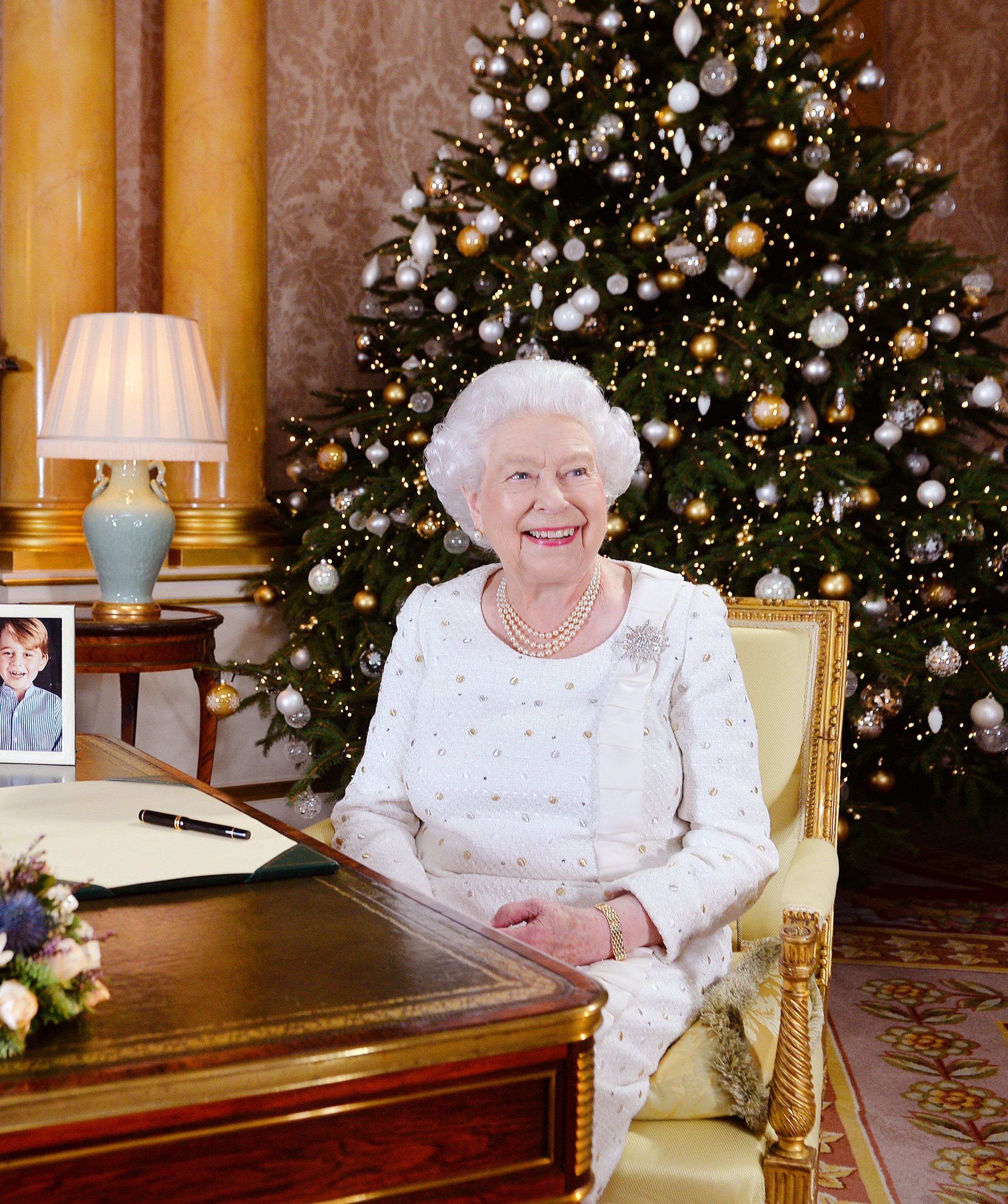 The Queen\'s Christmas tree decorated with tiny crowns