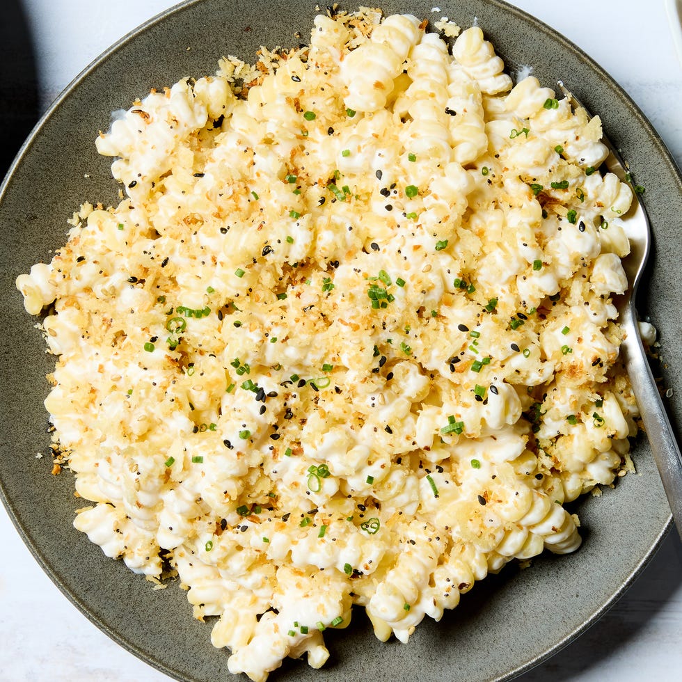 fusilli pasta with a creamy white sauce and topped with everything bagel seasoning