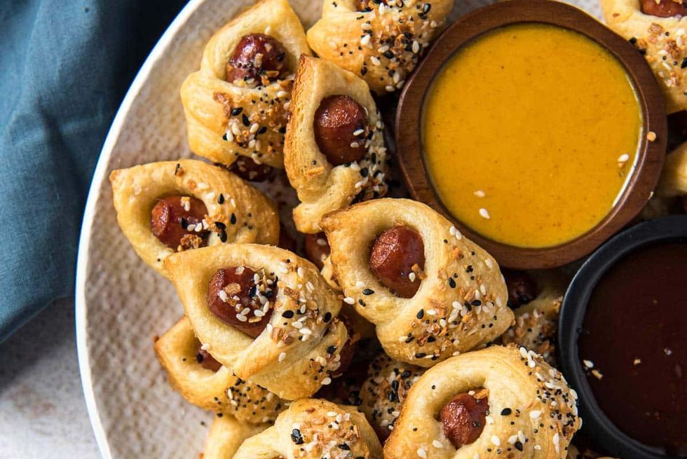 everything bagel pigs in a blanket