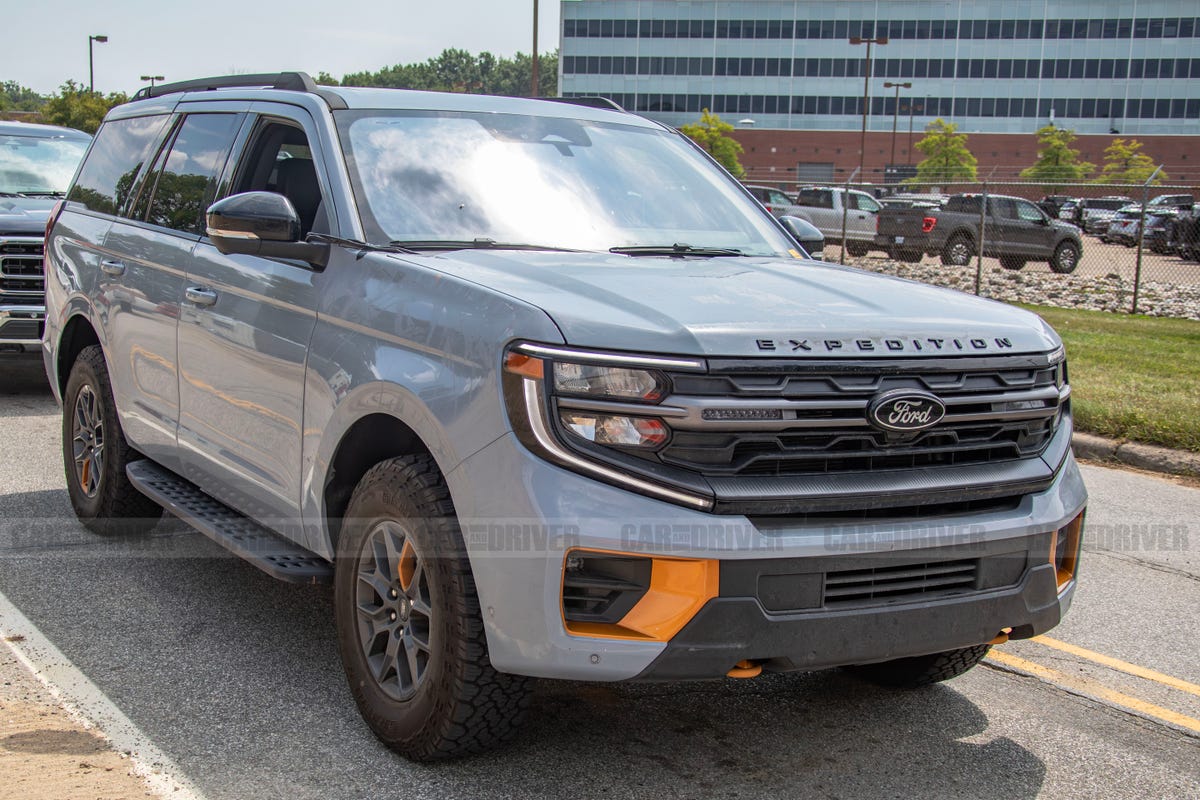 2025 Ford Expedition Tremor Spied Undisguised with New Screens