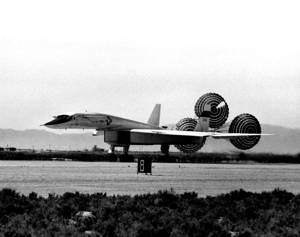 xb 70a landing