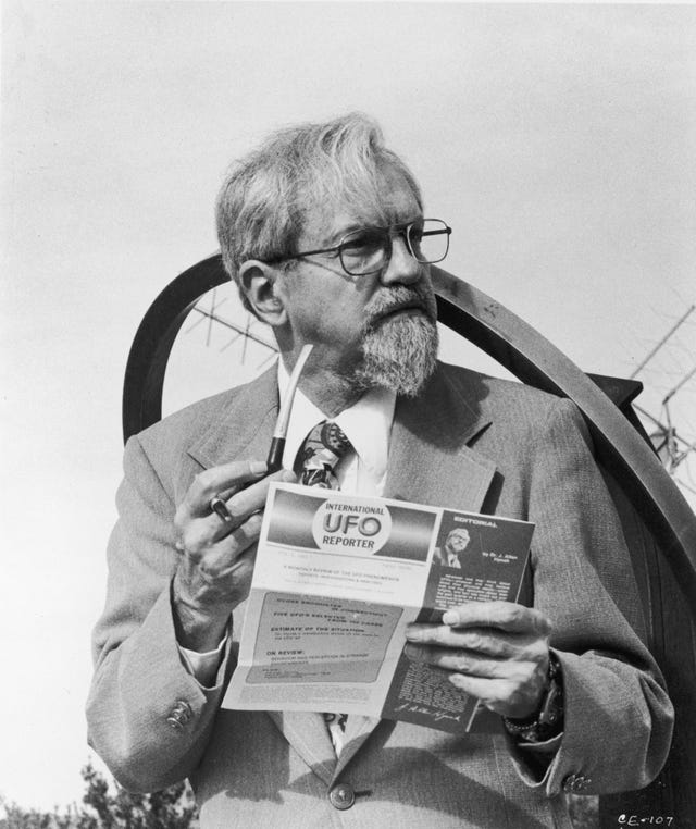 dr j allen hynek, ufo advisor for 