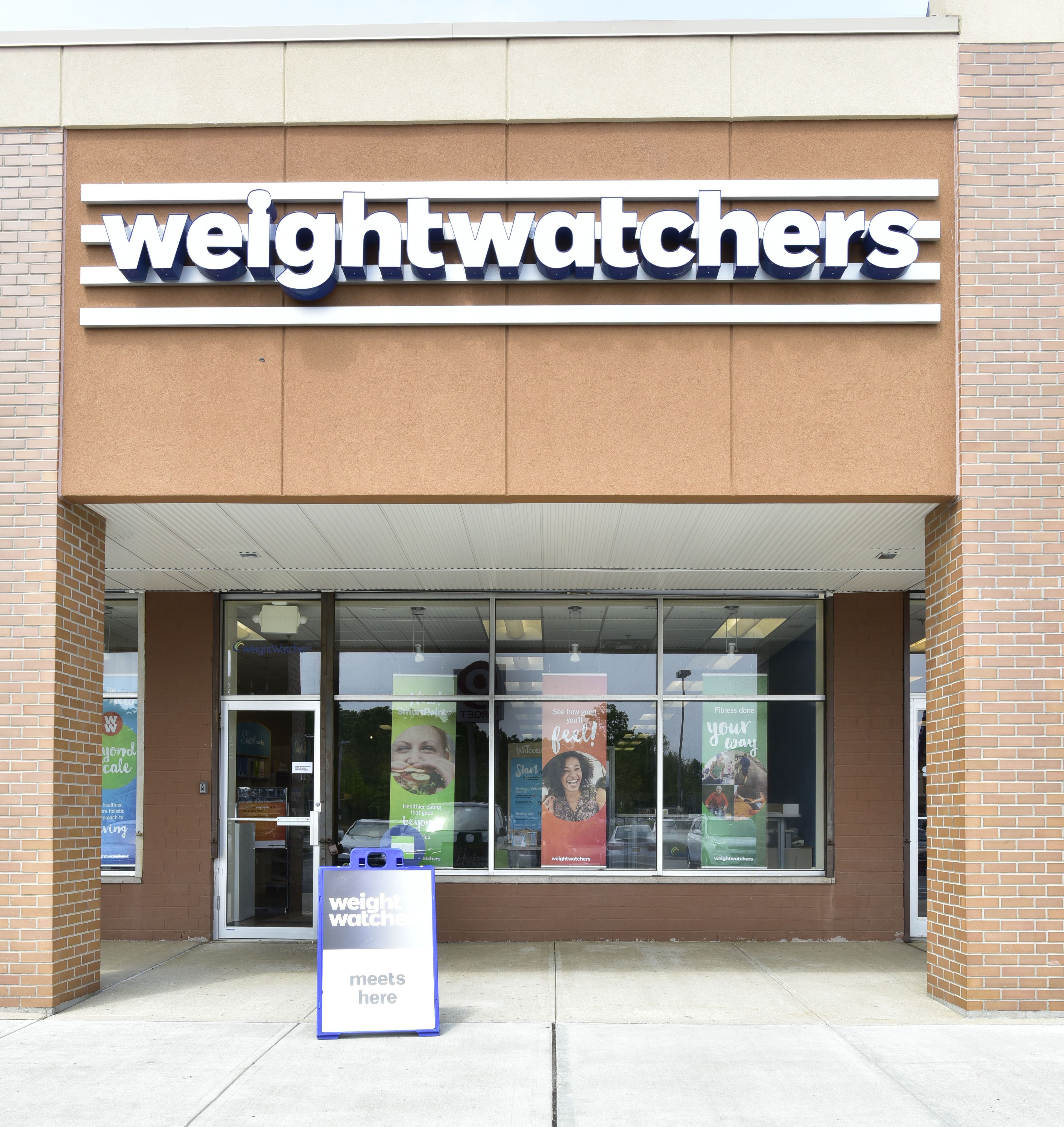 Weight Watchers drops 'weight' from name - BBC News