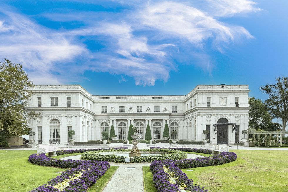 exterior view of historic rosecliff mansion in rhode island