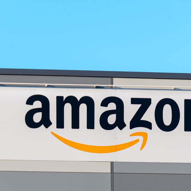 exterior view of the amazon logistics delivery agency in velizy villacoublay, france