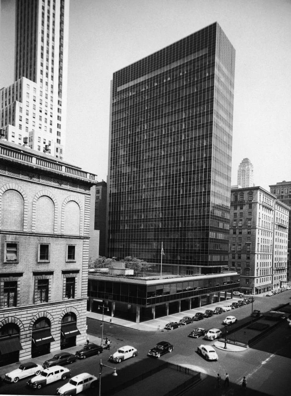 New York’s Famed Casa Lever Restaurant Receives a Sensational Makeover