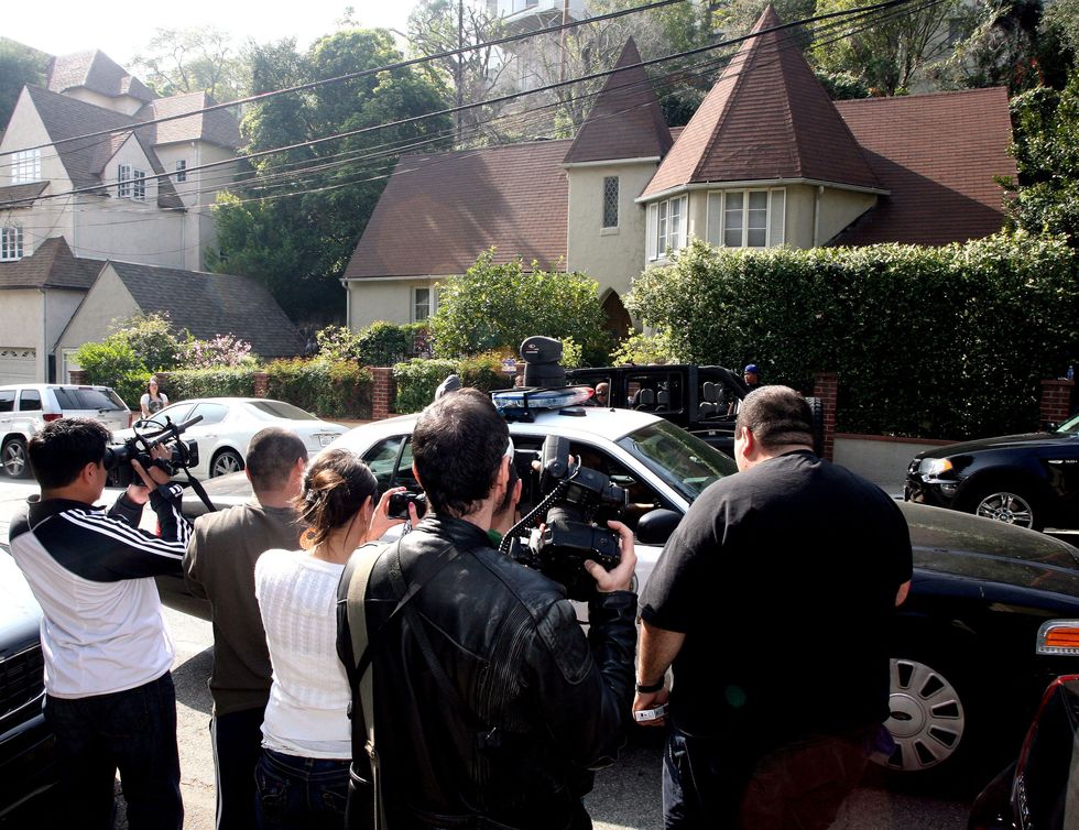 Lindsay Lohan And Samantha Ronson`s Home Exteriors - March 14, 2009