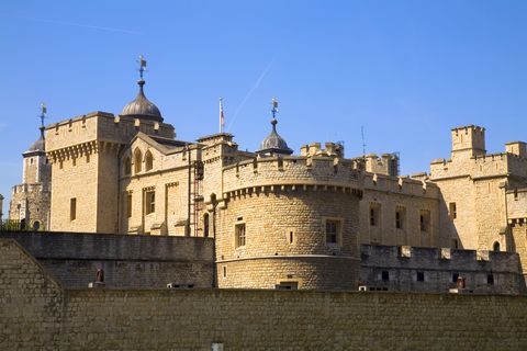 external fortifications of the tower of london